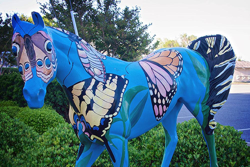 winged horse statue in the outer banks